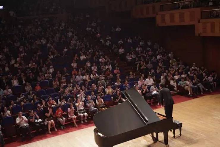 青花郎之夜·雅马哈全球艺术家爱德华·昆斯钢琴音乐会成功举办
